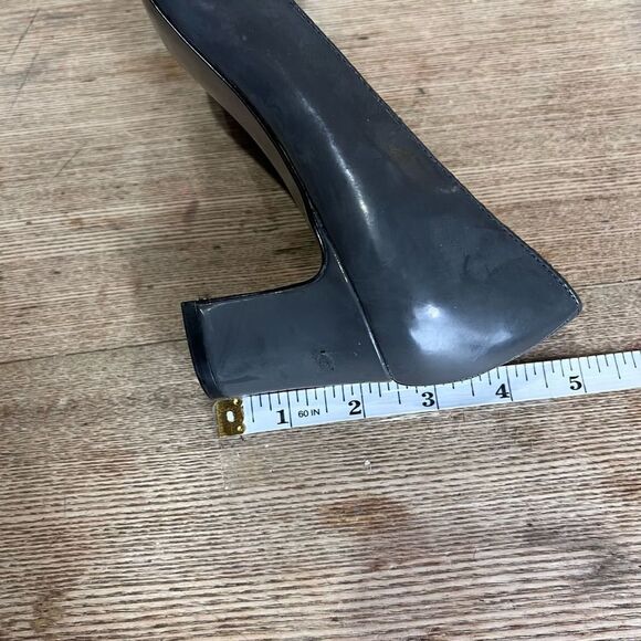 Tahari Gray‎ Patent Leather Sherry Pumps size 7.5 - Picture 9 of 9